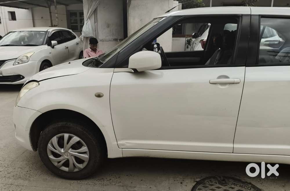 Maruti Suzuki Swift Dzire 1.3 Vxi, 2011, Petrol
