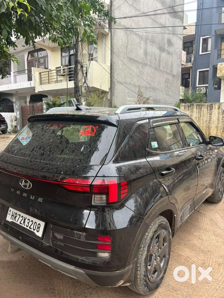 Hyundai Venue Petrol 2025