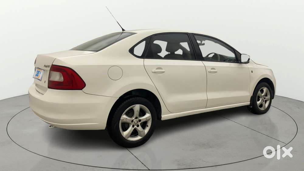 Skoda Rapid 2011-2013 1.6 Mpi At Ambition, 2013, Petrol