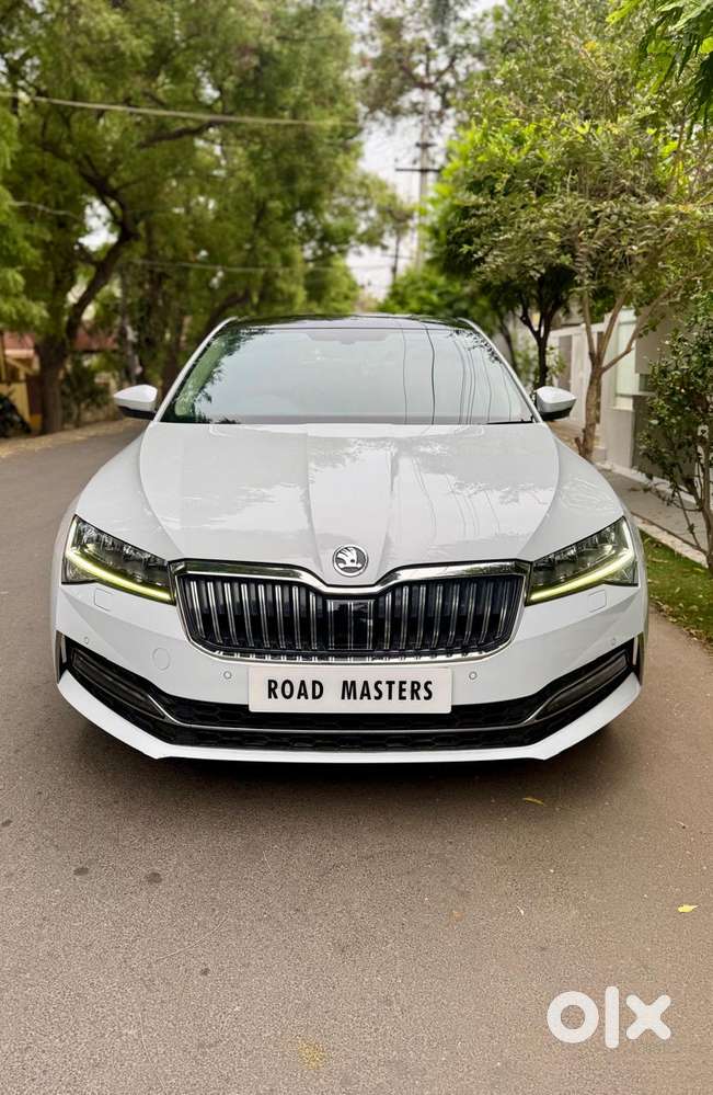 Skoda Superb 2.0 L&k Tsi At, 2023, Petrol