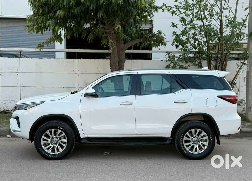 Toyota Fortuner 4×4 Manual 2024 Model