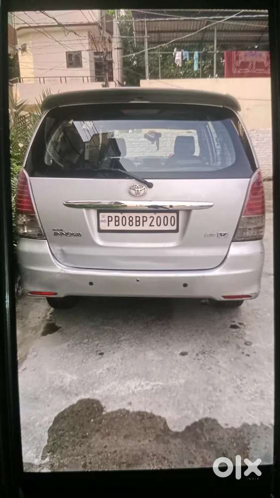 Toyota Innova 2.5 V 2011