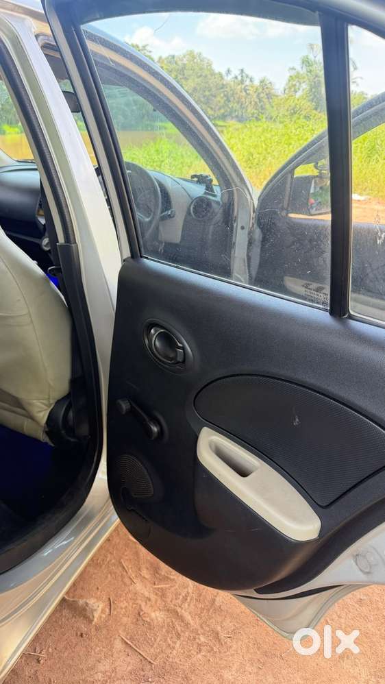 Nissan Micra Active 2015 Model