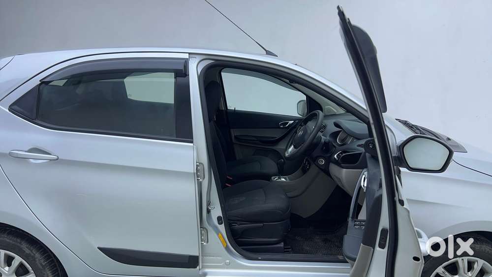 Tata Tiago Xza, 2017, Petrol