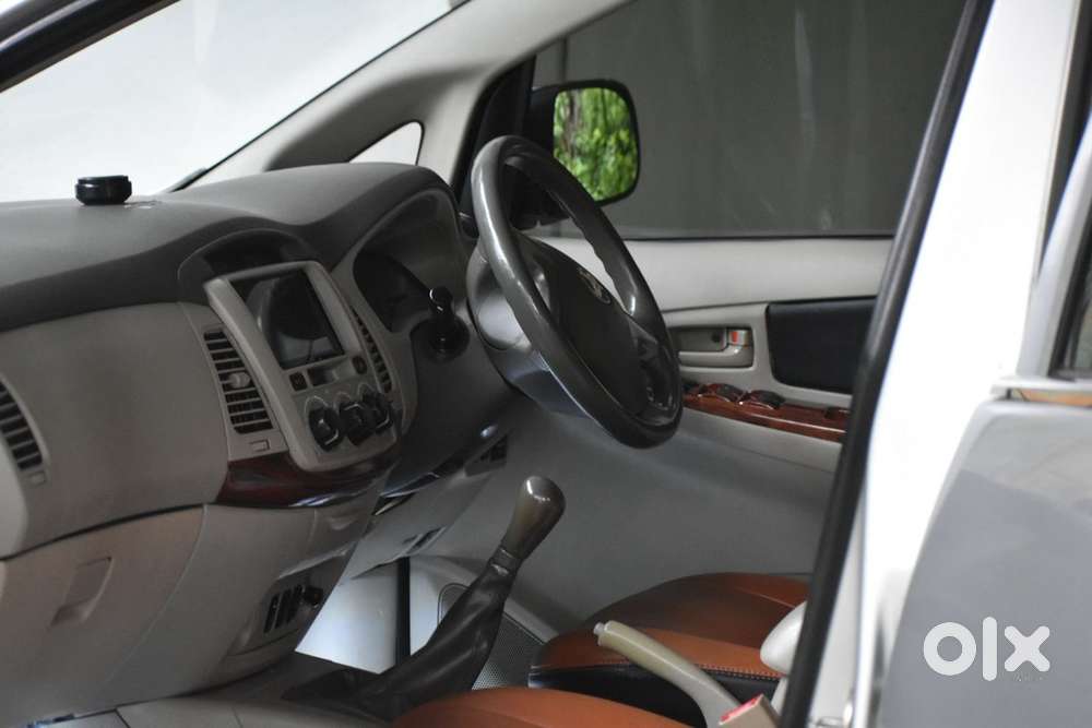 Toyota Innova 2.5 G  2013  7 Seater  Tastefully Modified