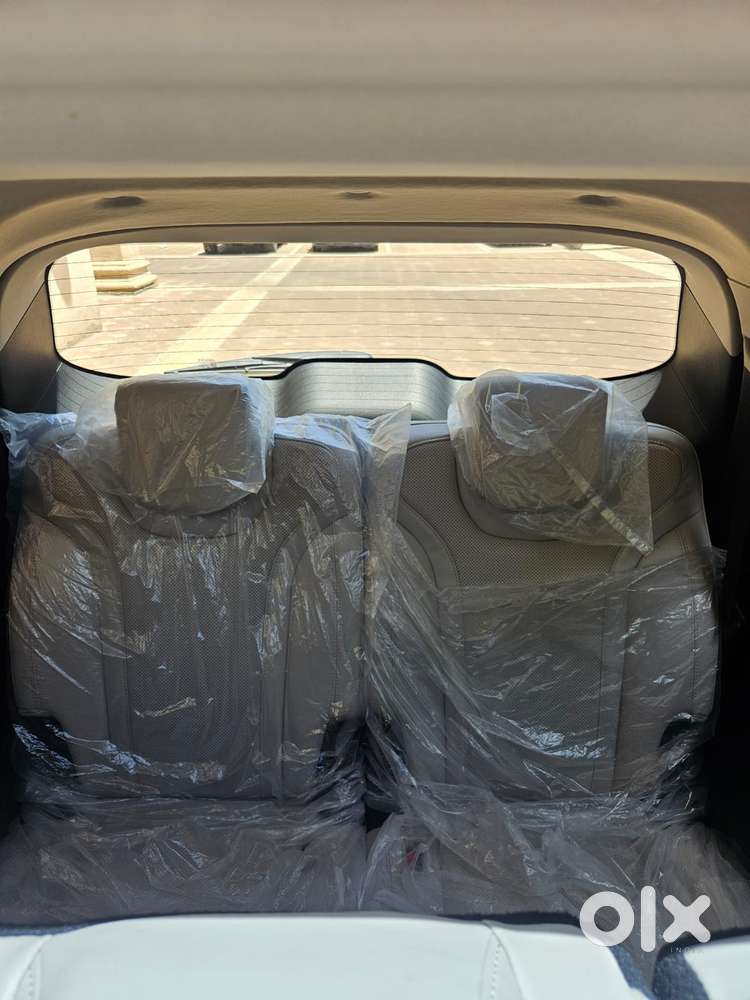 Mahindra Xuv700 2.2 Ax 7 Diesel At Luxury Pack Str, 2025, Diesel