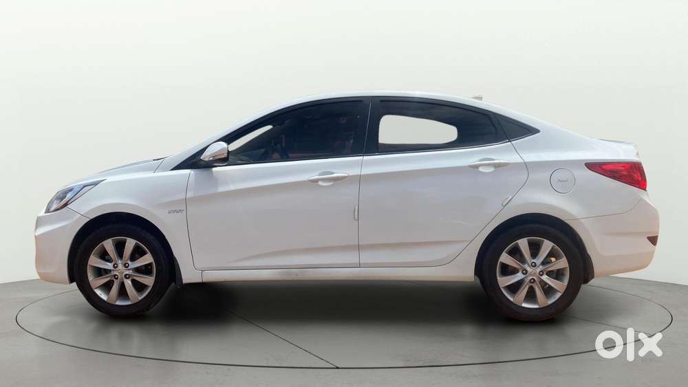 Hyundai Verna Fluidic 1.6 Vtvt Sx, 2013, Petrol
