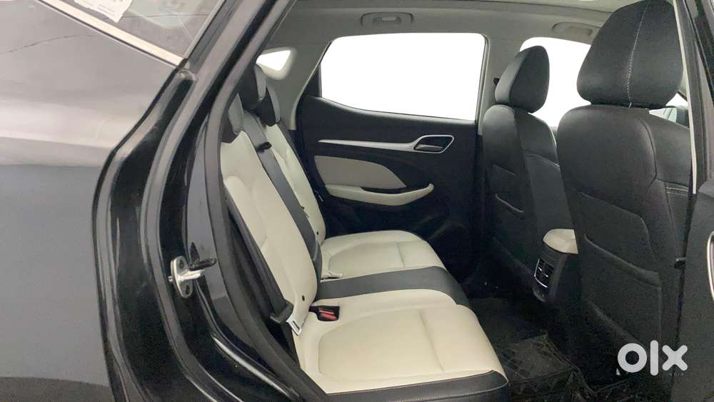 Mg Astor 1.5 Sharp(o) Cvt Ivory, 2024, Petrol