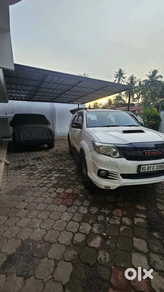 Toyota Fortuner 2015 Diesel 120000 Km Driven