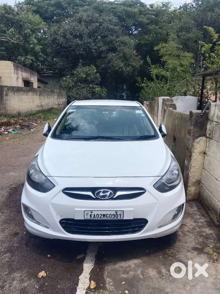 Hyundai Verna 2012