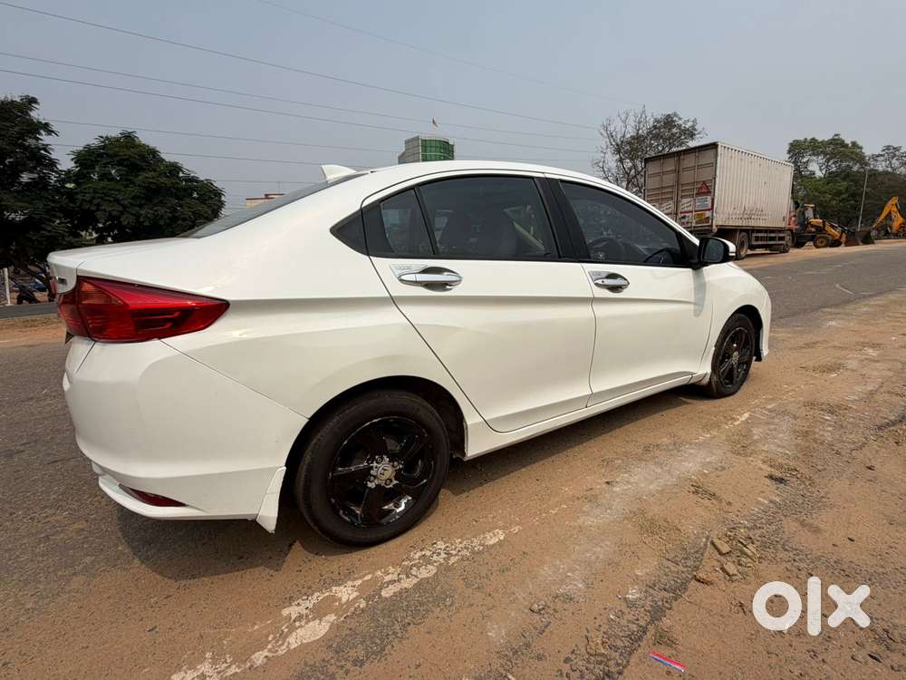 Honda City V At Sunroof I-vtec, 2016, Diesel