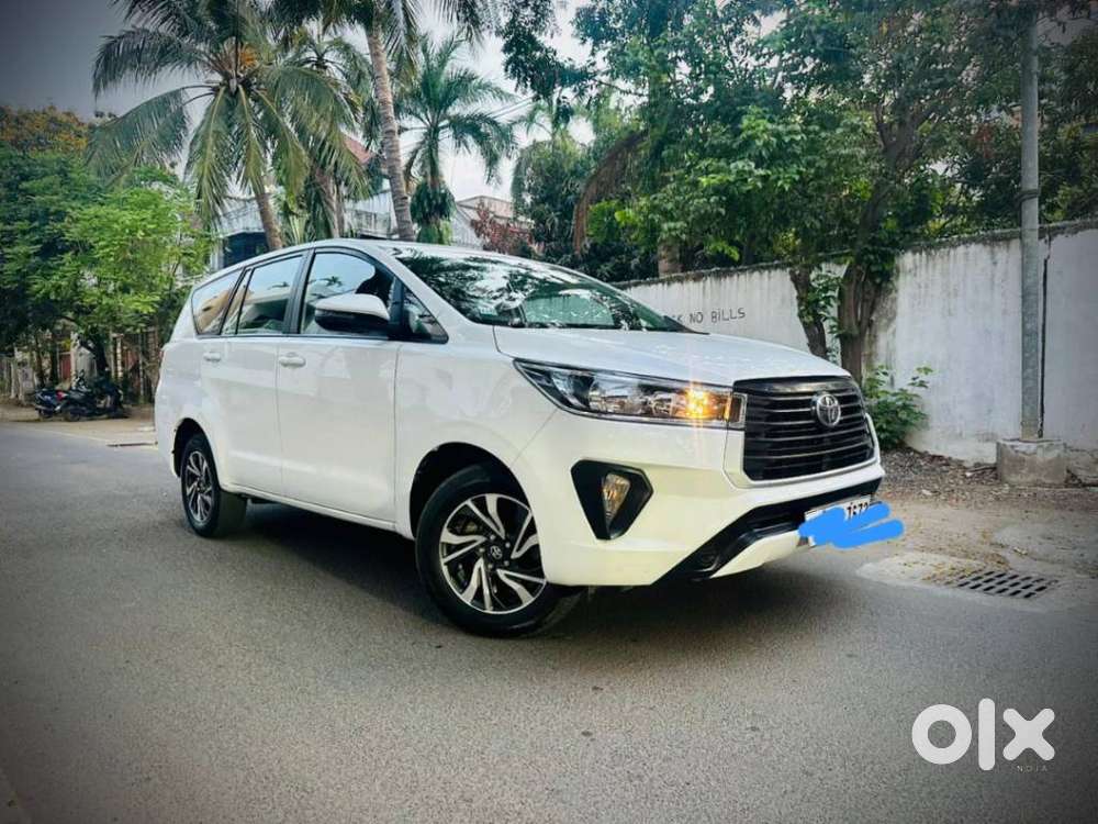 Toyota Innova Crysta 2.4 G Mt 8s, 2023, Diesel