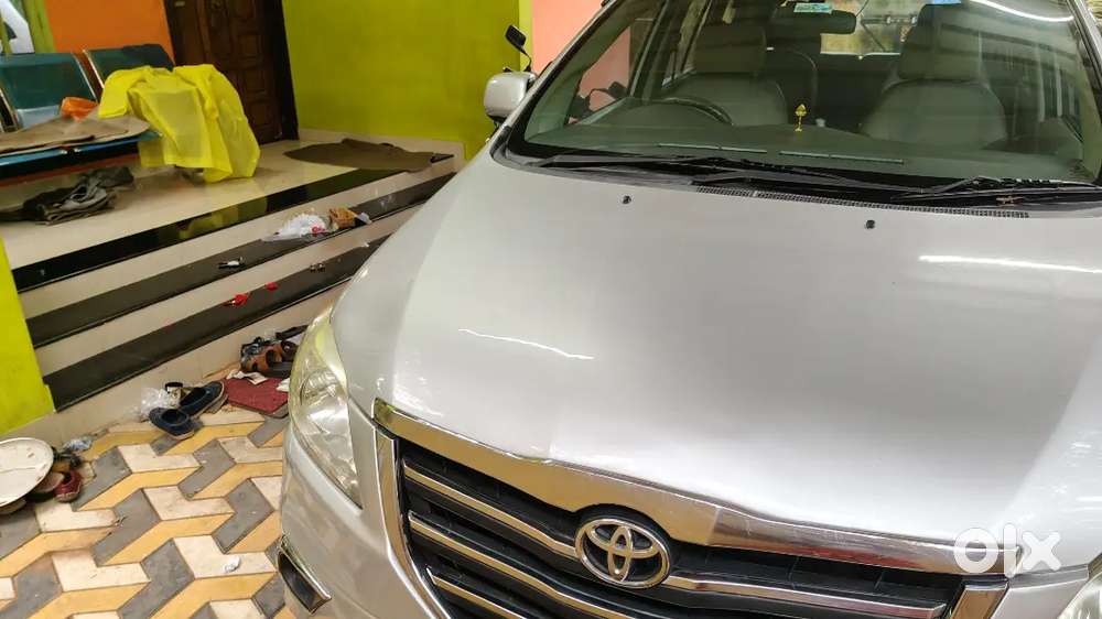 Toyota Innova 2012 G
