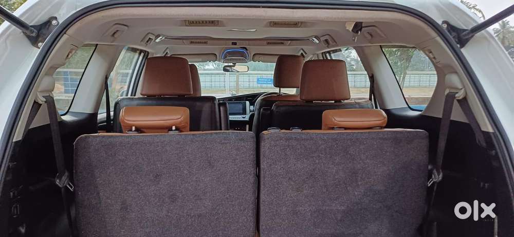 Toyota Innova Crysta 2.8z Automatic, 2016, Diesel