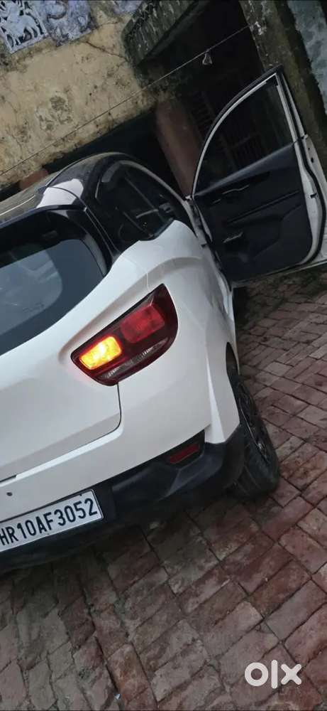 Mahindra Kuv 100 October 2018