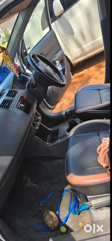Maruti Suzuki Swift Dzire Lxi Option, 2011, Petrol