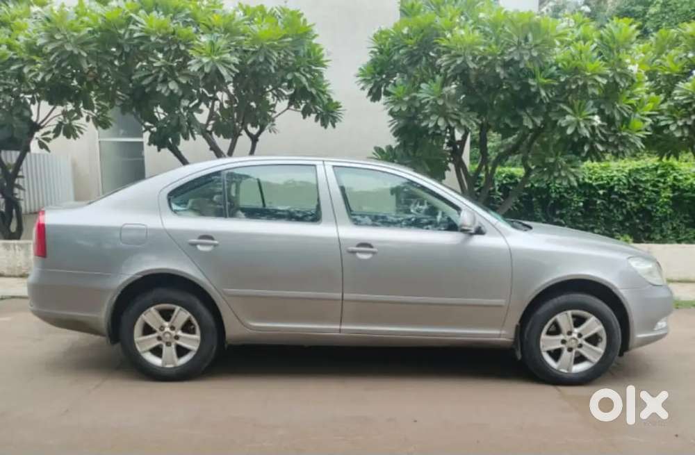 Skoda Laura 1.9 Elegance 2013