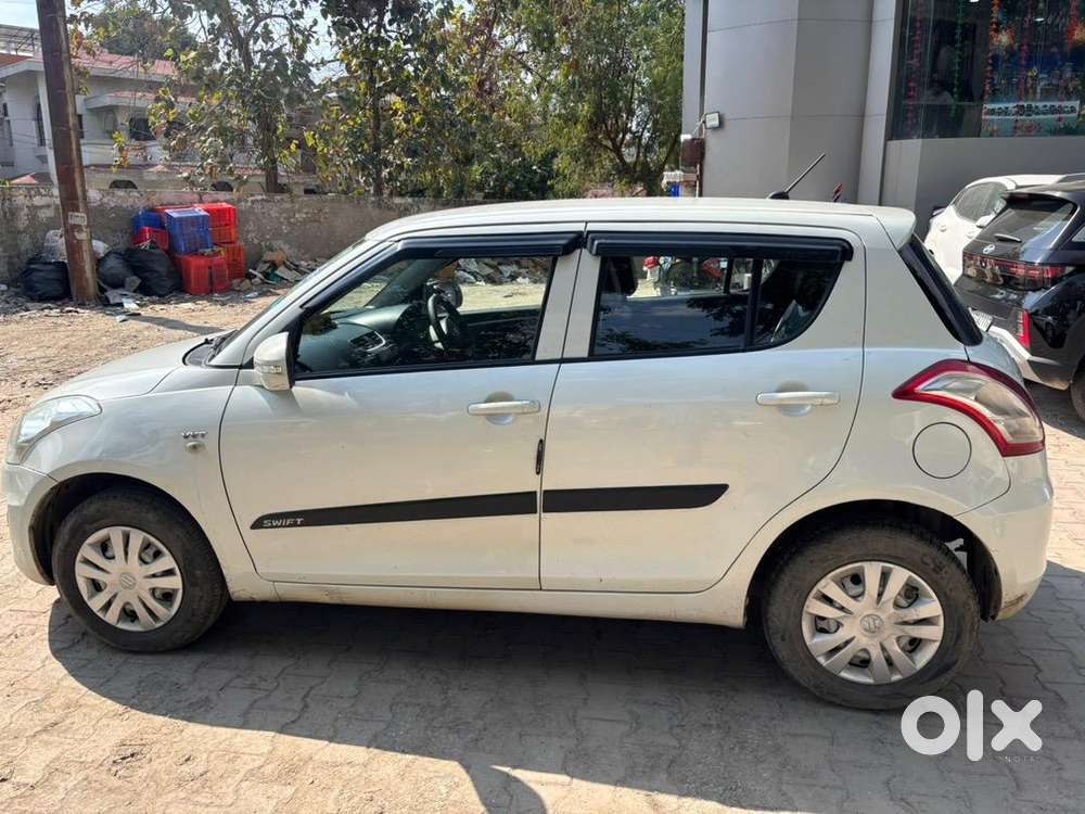 Maruti Suzuki Swift 2015 Petrol 90000 Km Driven