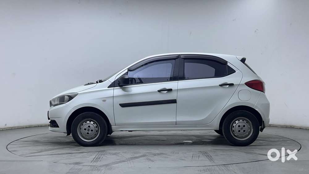 Tata Tiago 1.2 Revotron Xm, 2016, Petrol