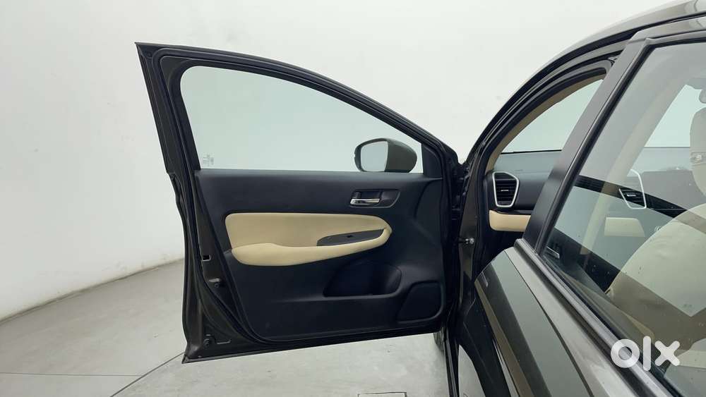 Honda City 1.5 V Cvt I-vtec Mt, 2023, Petrol