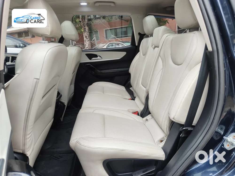 Mahindra Xuv700 2.2 Ax 7 Diesel At Luxury Pack Str Awd, 2022, Diesel