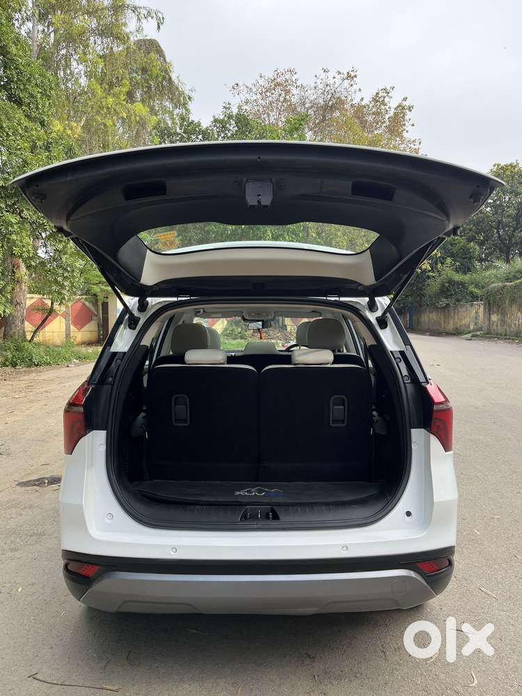 Mahindra Xuv700 2.0 Ax 7 Petrol Mt Str, 2022, Petrol