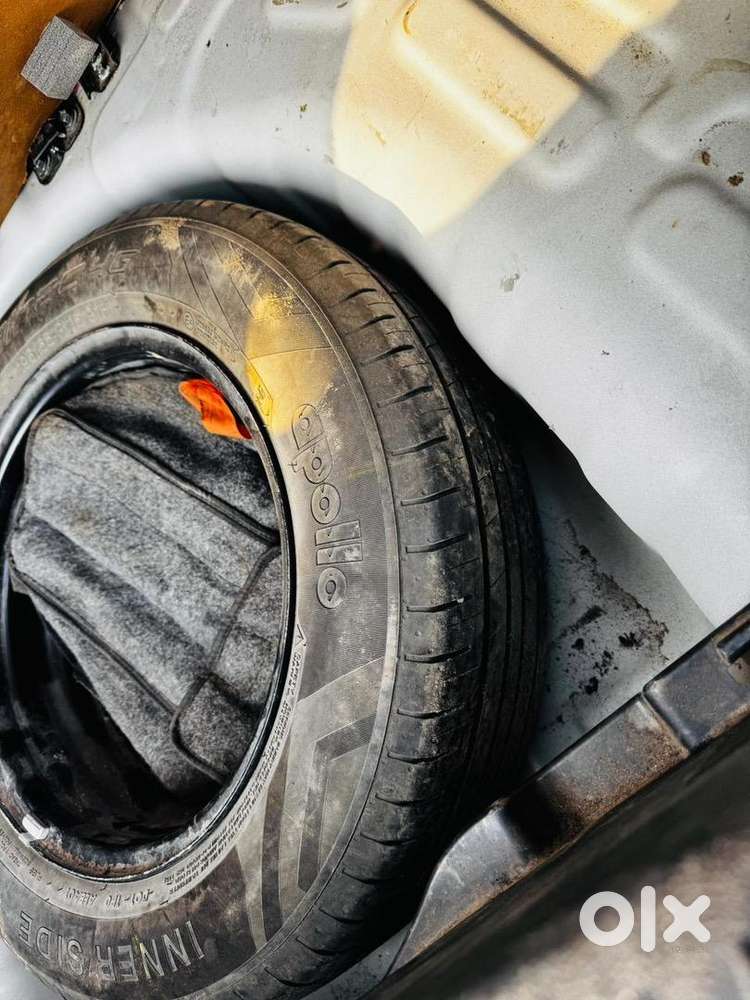 Hyundai Venue 2024 Petrol Well Maintained