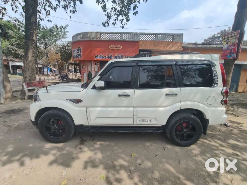 Mahindra Scorpio 2015