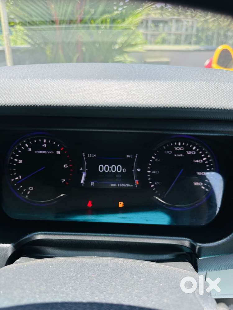 Mahindra Marazzo M8, 2018, Diesel