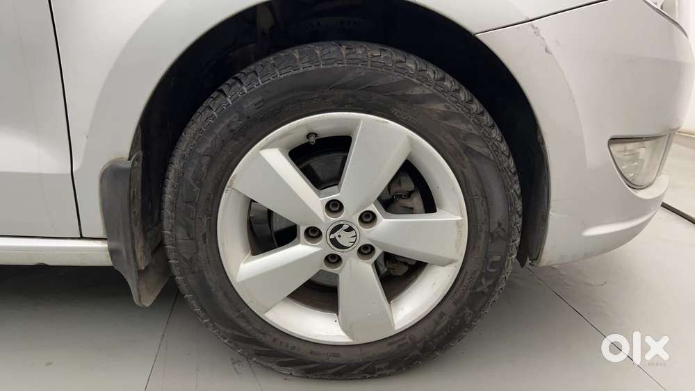Skoda Rapid 1.6 Mpi At Style, 2016, Petrol