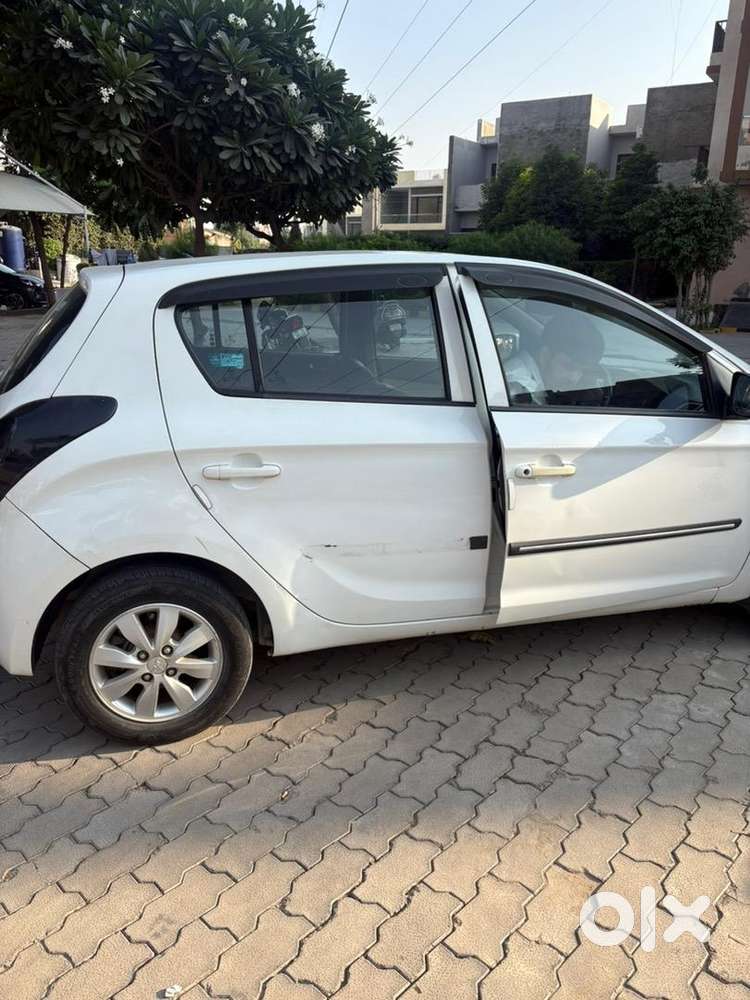 Hyundai I20 2013 Diesel 100000 Km Driven