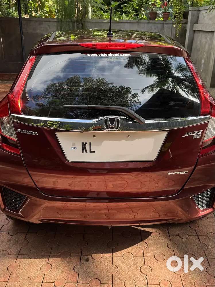  Honda Jazz V Petrol &ndash; 2018 Model | 1st Owner | 30,000 Km