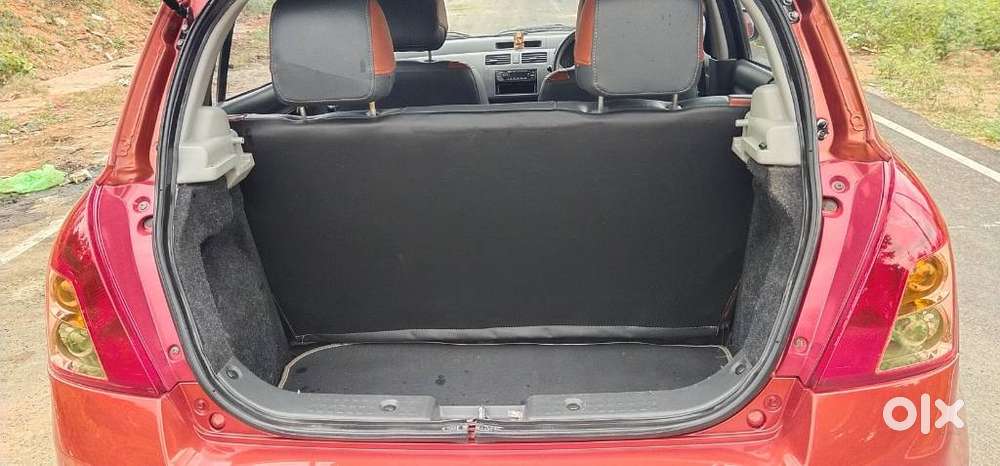 Maruti Suzuki Swift Lxi Bsiv, 2010, Petrol