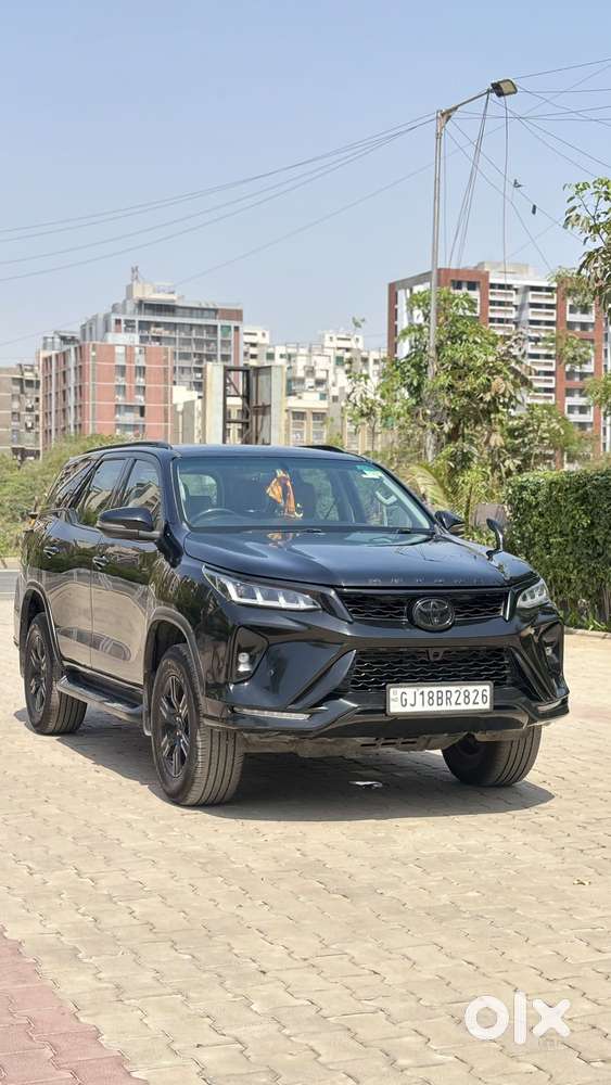 Toyota Fortuner Legender