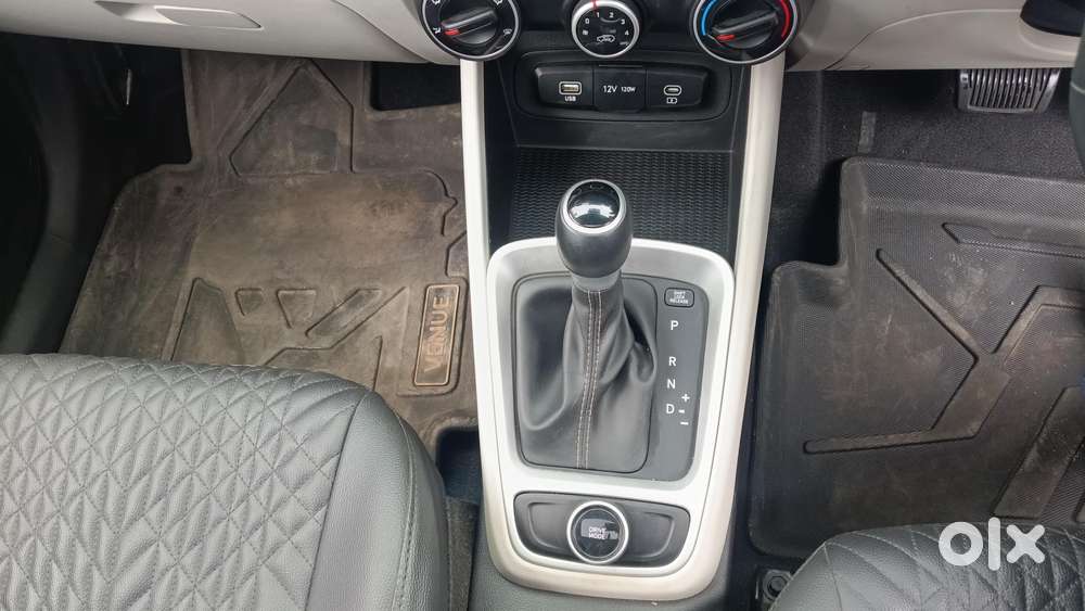 Hyundai Venue 1.0 S (o) Turbo Dct, 2024, Petrol