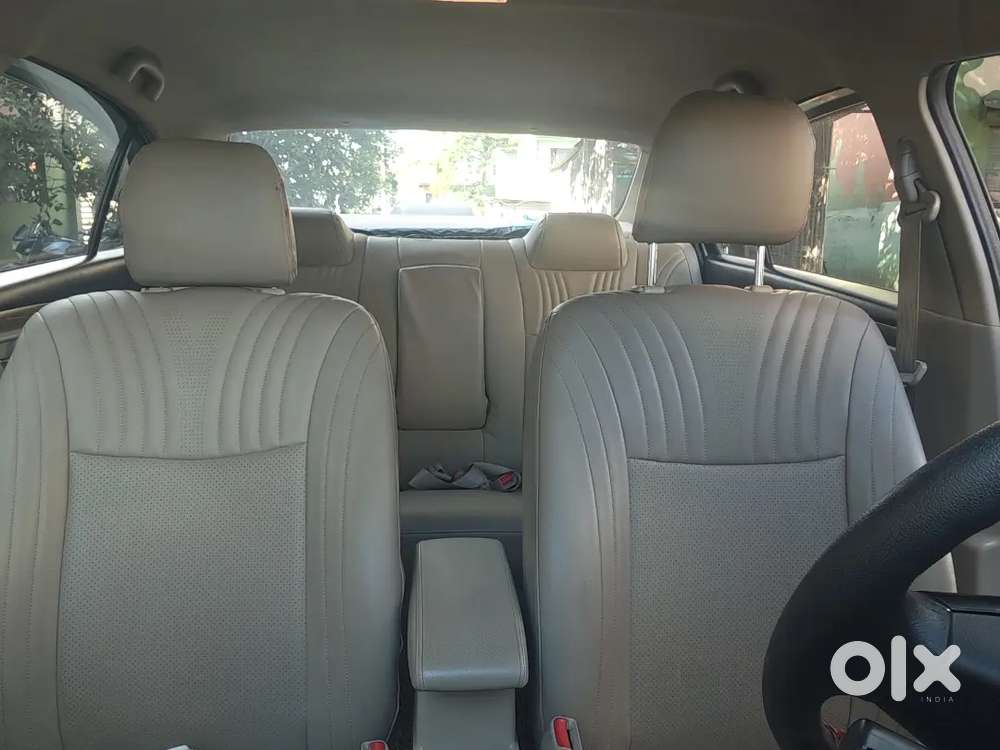 Well-maintained Ciaz Delta Hybrid White 35k Kms Alloy Wheels