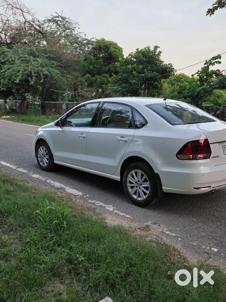 Volkswagen Vento 1.2 Highline Plus At 16 Alloy, 2017, Petrol