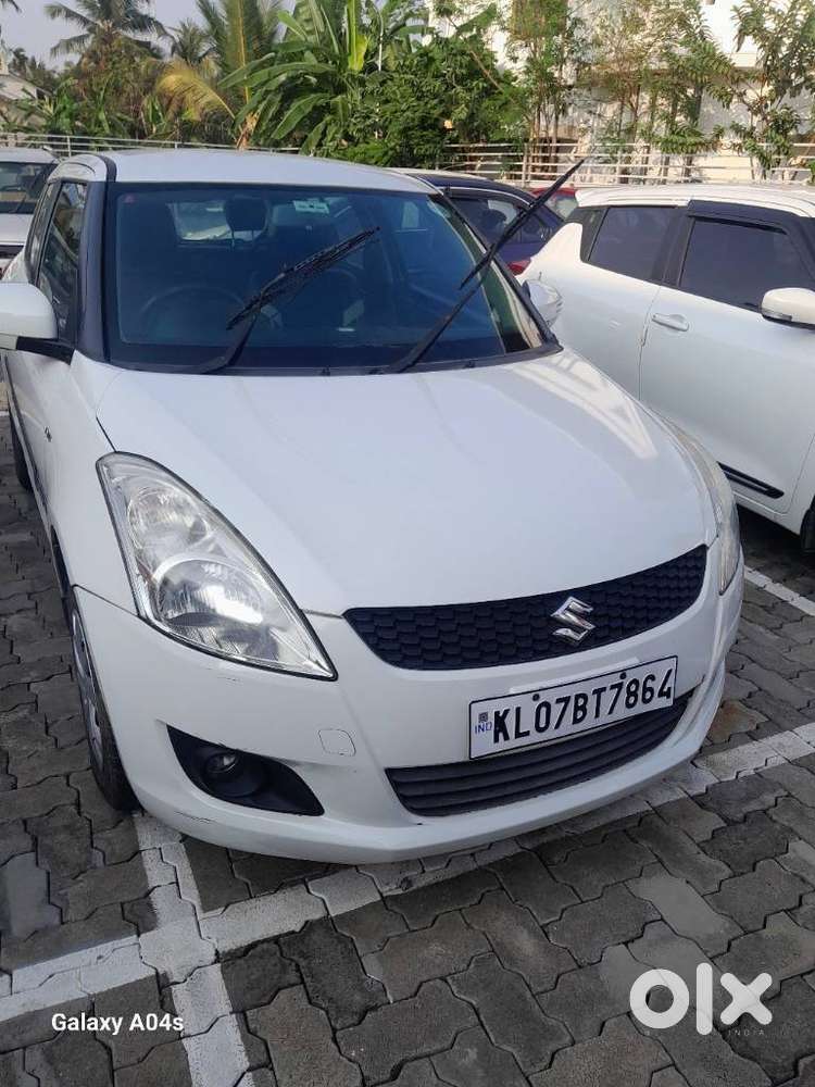 Maruti Suzuki Swift Vxi + Manual, 2012, Petrol