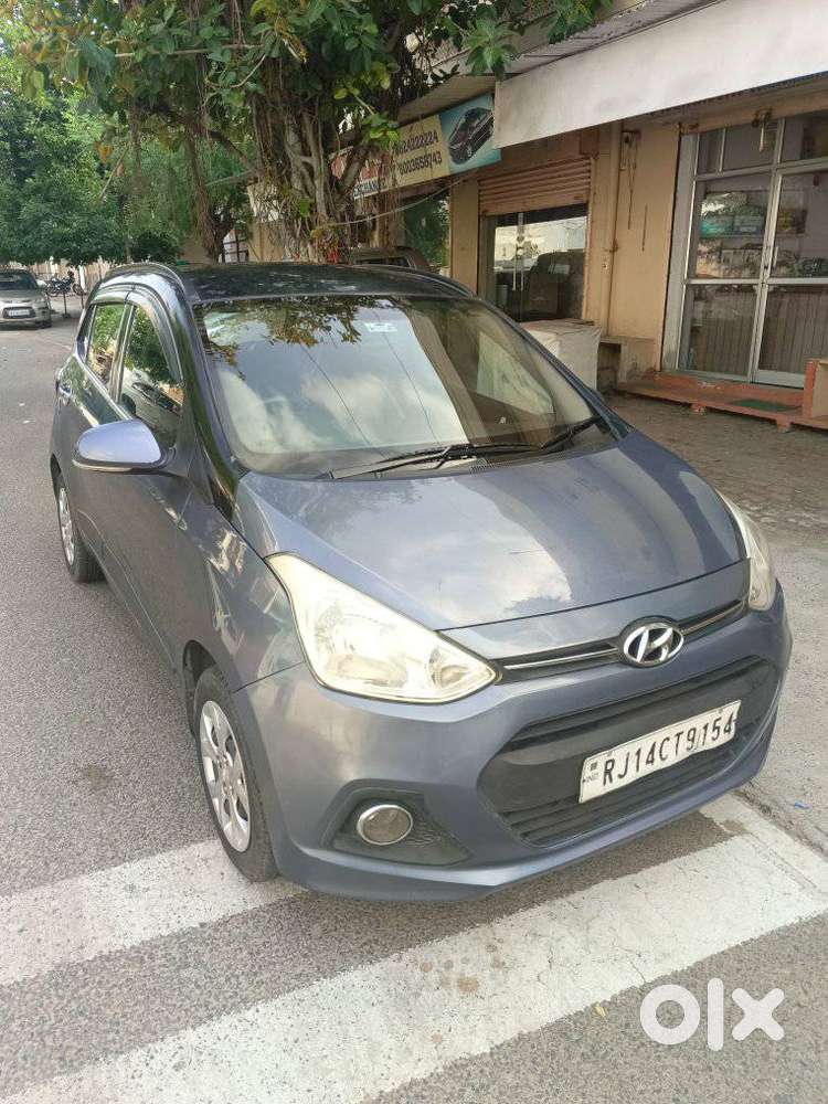 Hyundai Grand I10 Sportz, 2013, Petrol