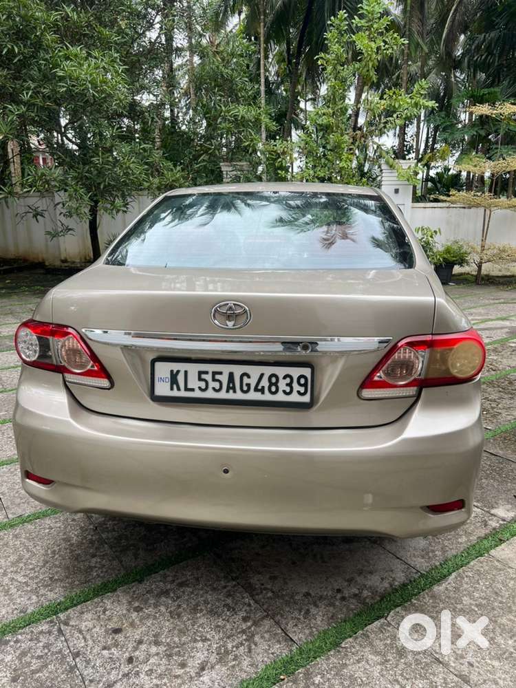 Toyota Corolla Altis 2013