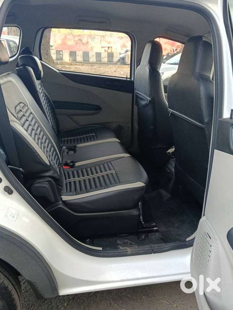 Renault Triber Rxt, 2022, Petrol