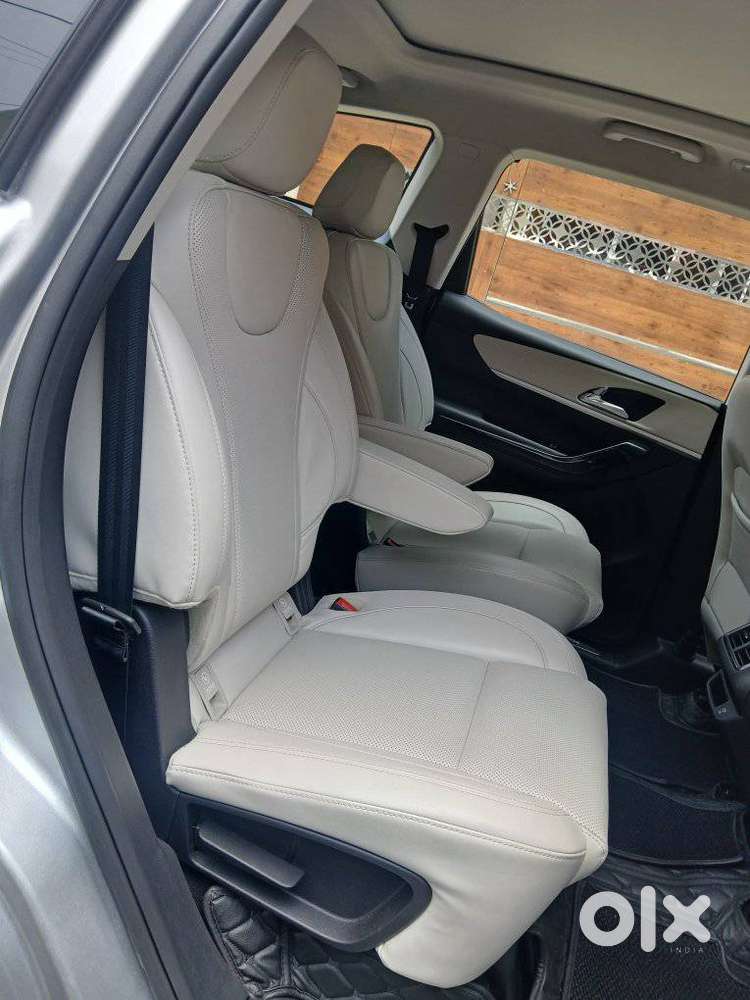 Mahindra Xuv700 2.2 Ax 7 Diesel At Str, 2025, Diesel
