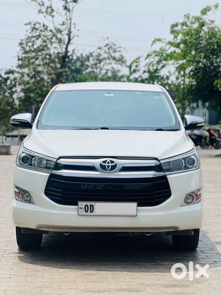 Toyota Innova Crysta 2.8 Z, 2016, Diesel