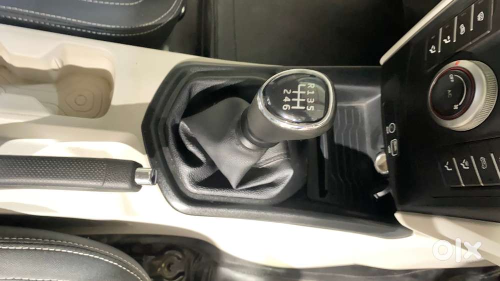 Mahindra Xuv300 W6, 2020, Petrol