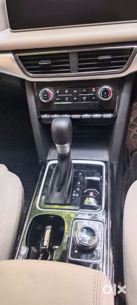Mahindra Xuv700 Ax7l 6 Str At, 2024, Petrol