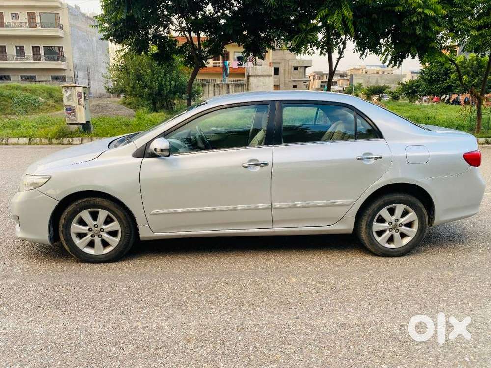 Toyota Corolla Altis 2010-2013 Vl, 2010, Petrol