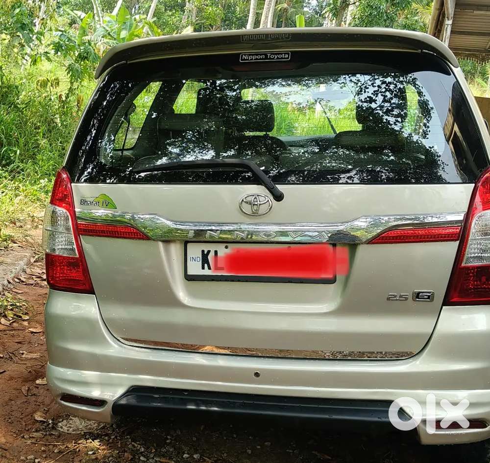 Toyota Innova 2012g