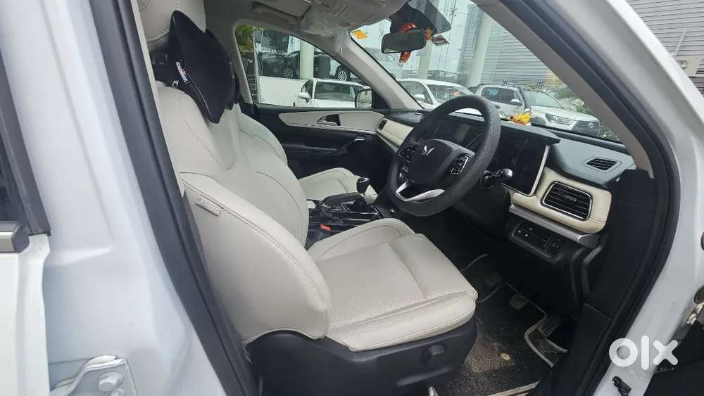 Mahindra Xuv700 2028 Diesel Model