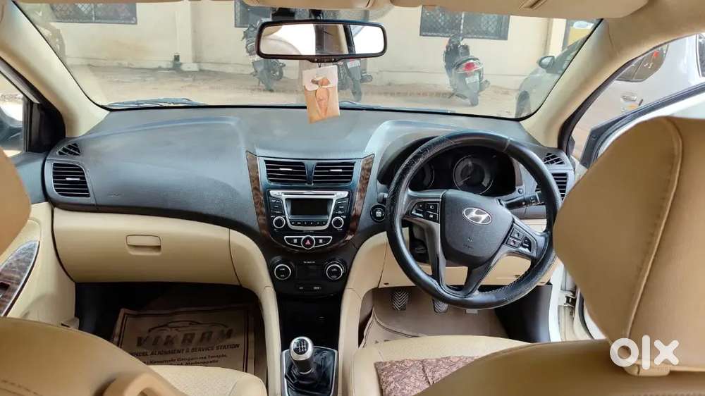 Hyundai Verna Diesel Manual 13595 Km 2015