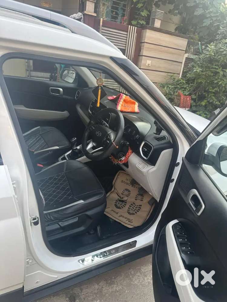 Hyundai Venue 2023 Diesel Well Maintained